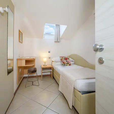 ホテル Acquamarina 3*