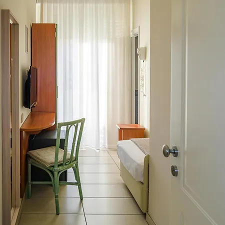 ホテル Acquamarina 3*