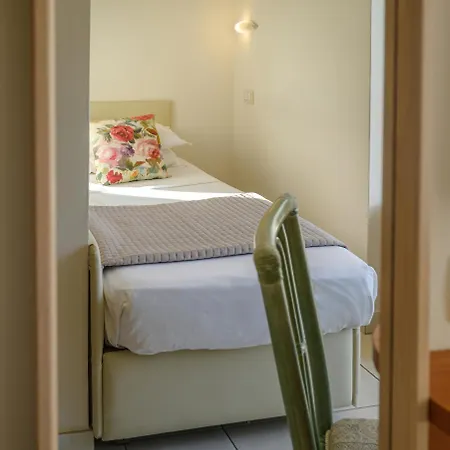 ホテル Acquamarina ベラーリア・イジェア・マリーナ