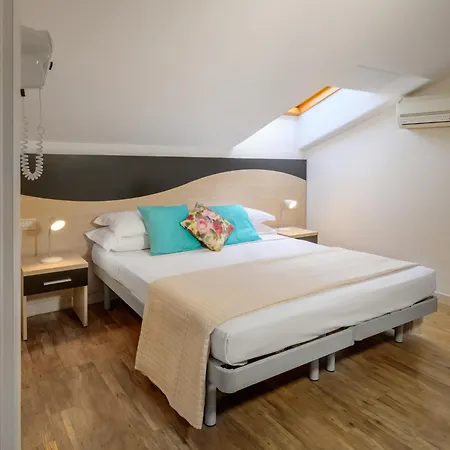 ホテル Acquamarina 3*