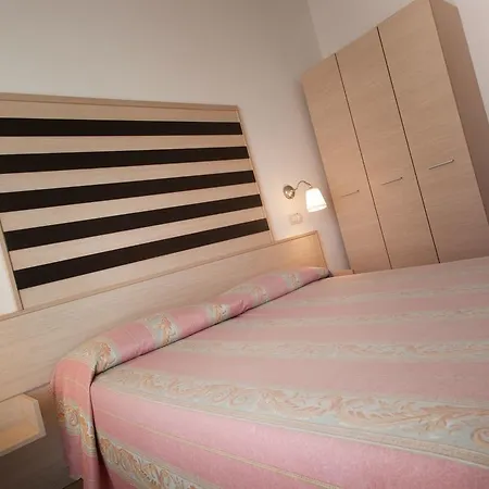 Acquamarina ベラーリア・イジェア・マリーナ