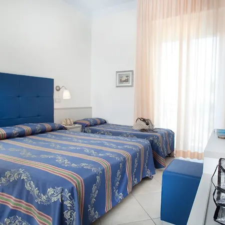 ホテル Acquamarina ベラーリア・イジェア・マリーナ