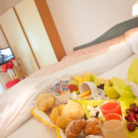 ホテル Acquamarina ベラーリア・イジェア・マリーナ