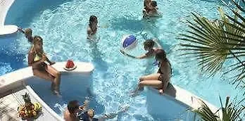 호텔 Acquamarina
